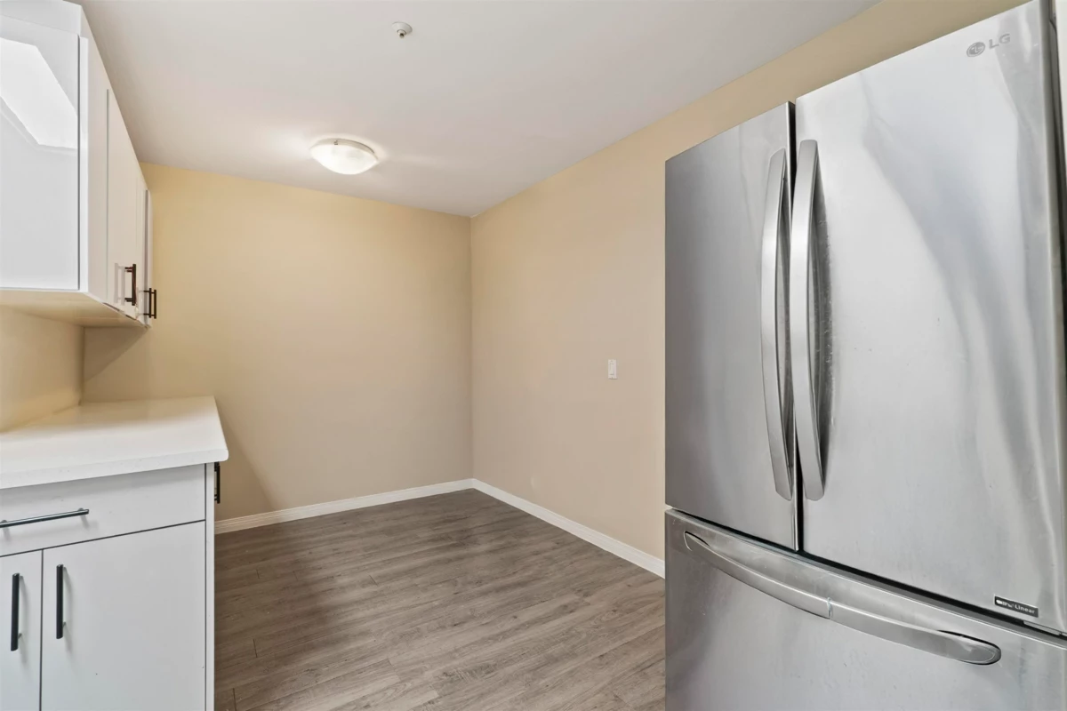 Kitchen Photo of 103 7435 121a Street, Surrey, BC