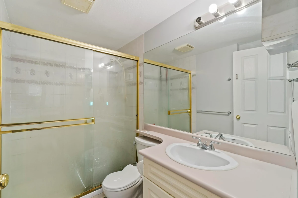 Primary Bathroom Photo of 103 7435 121a Street, Surrey, BC