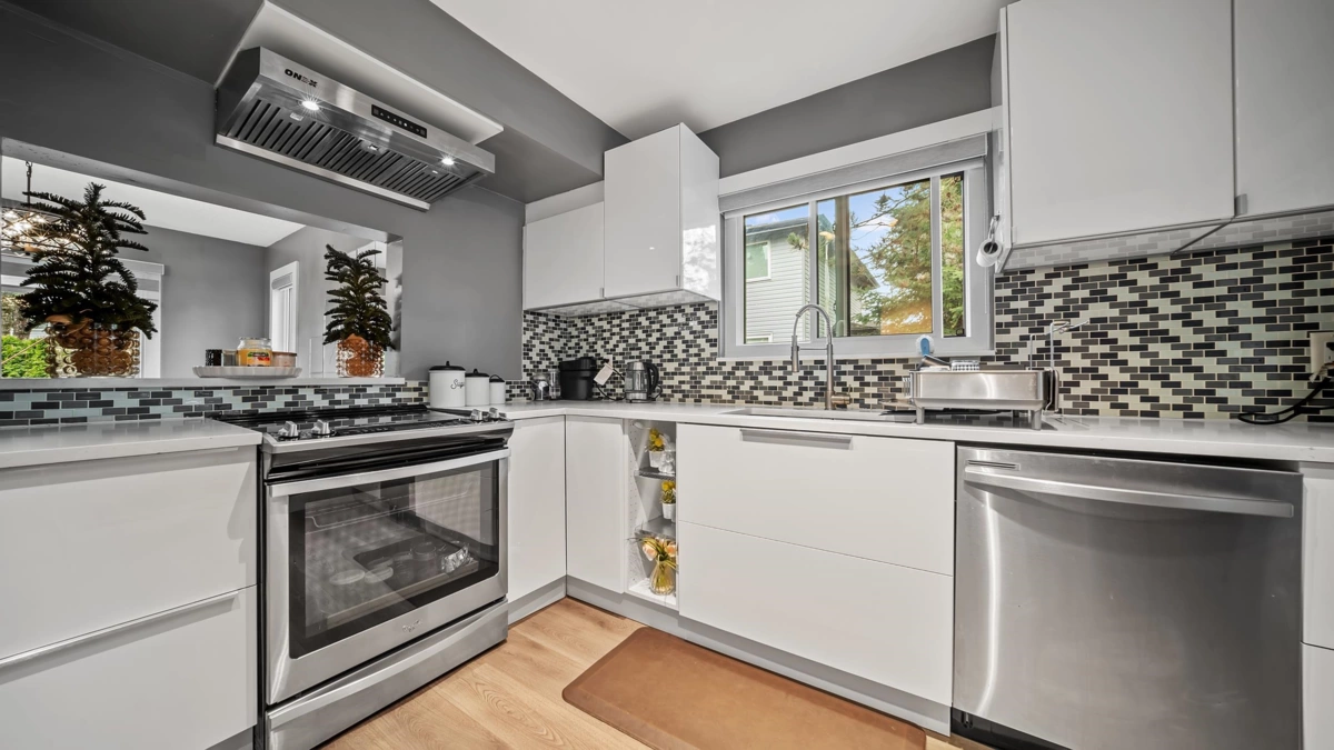 Breakfast Nook Photo of 145 7287 140 Street, Surrey, BC