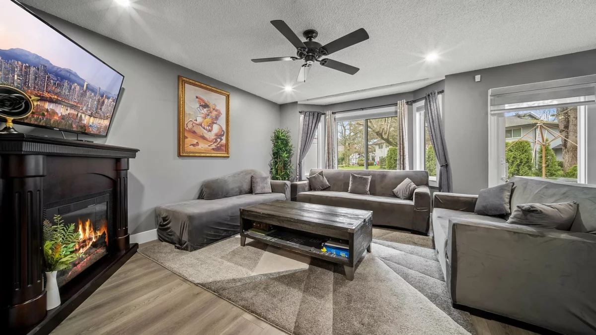 Family Room Photo of 145 7287 140 Street, Surrey, BC