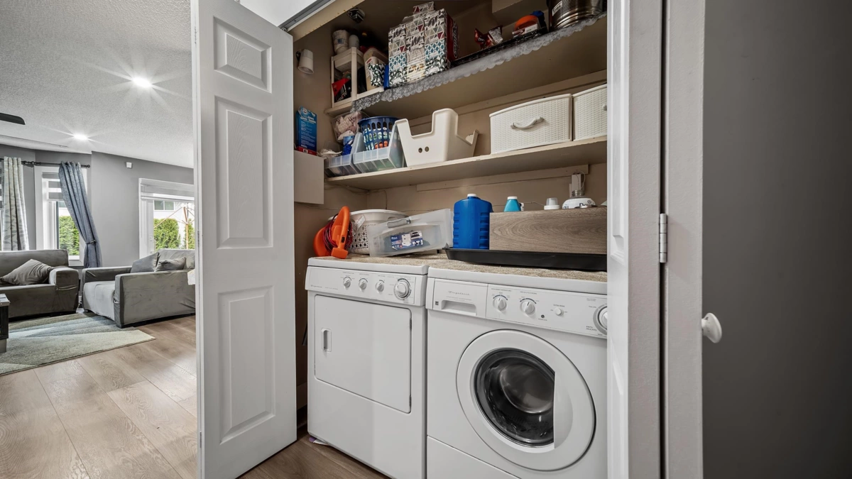 Front Yard Photo of 145 7287 140 Street, Surrey, BC