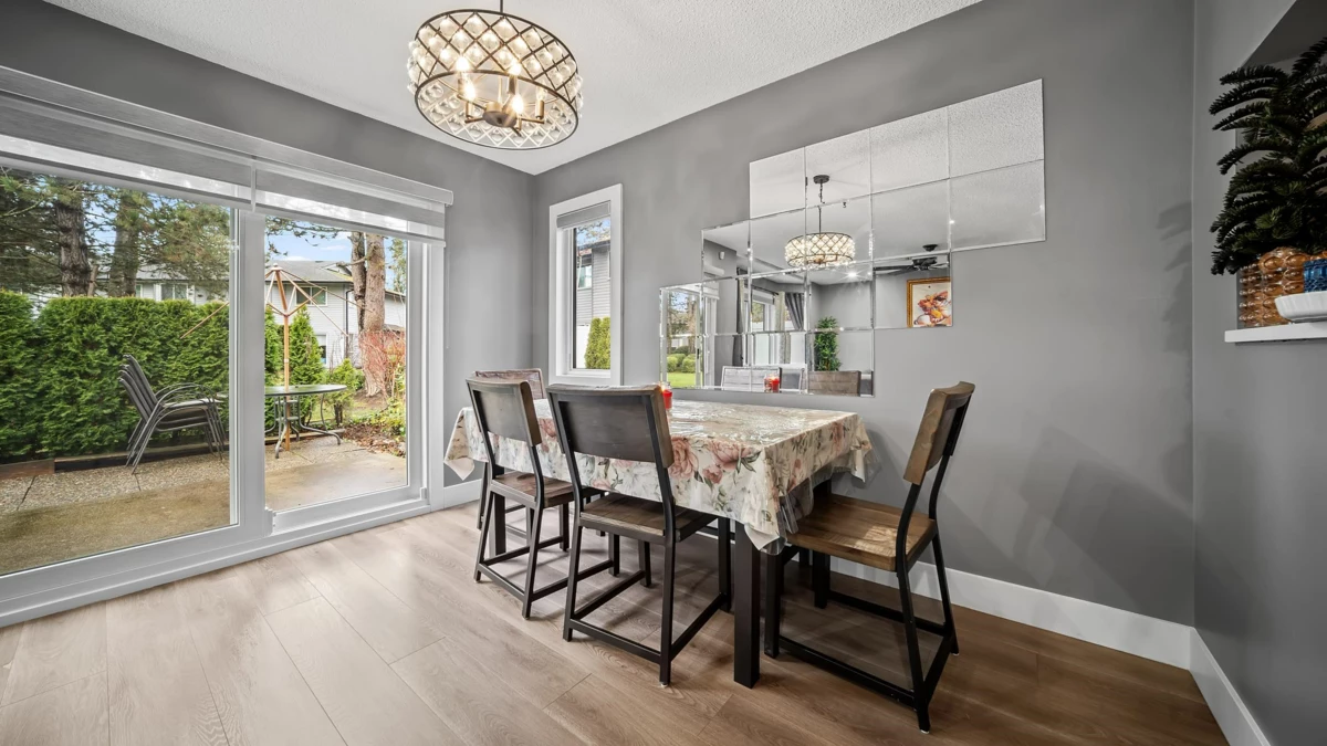 Kitchen Photo of 145 7287 140 Street, Surrey, BC