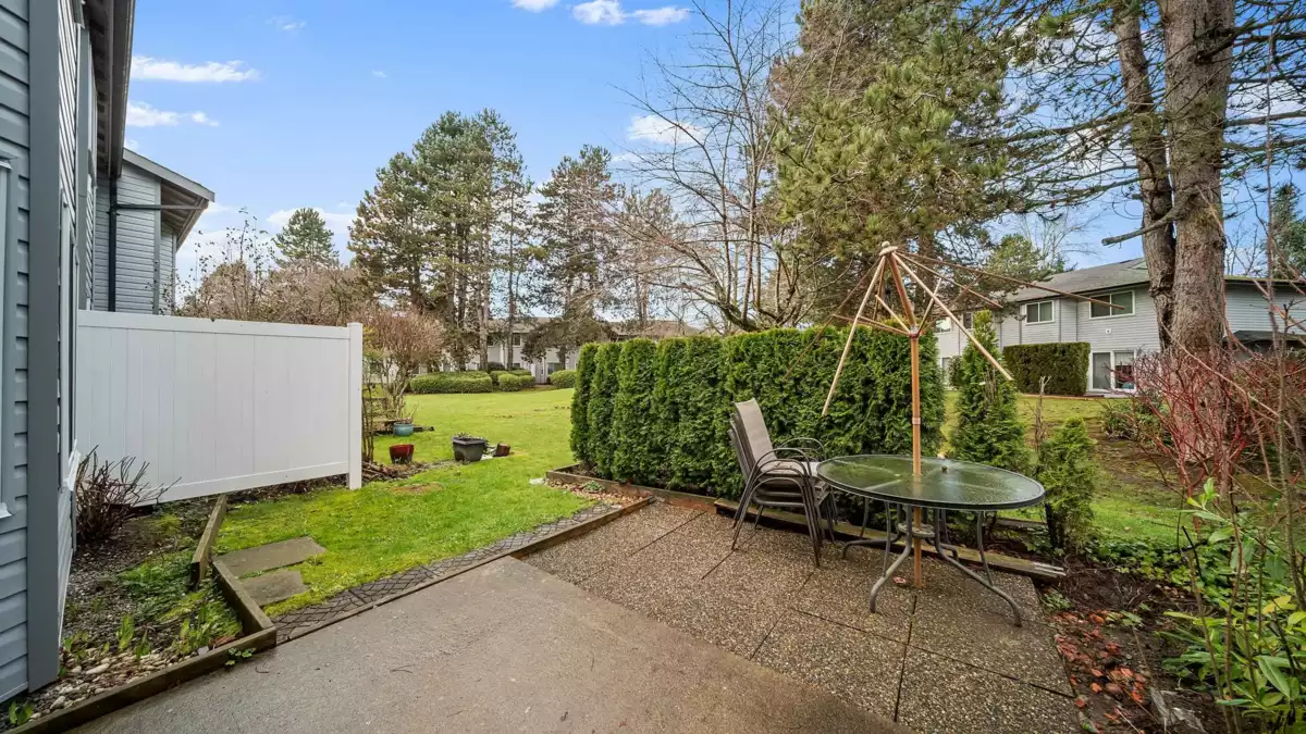 Swimming Pool Photo of 145 7287 140 Street, Surrey, BC