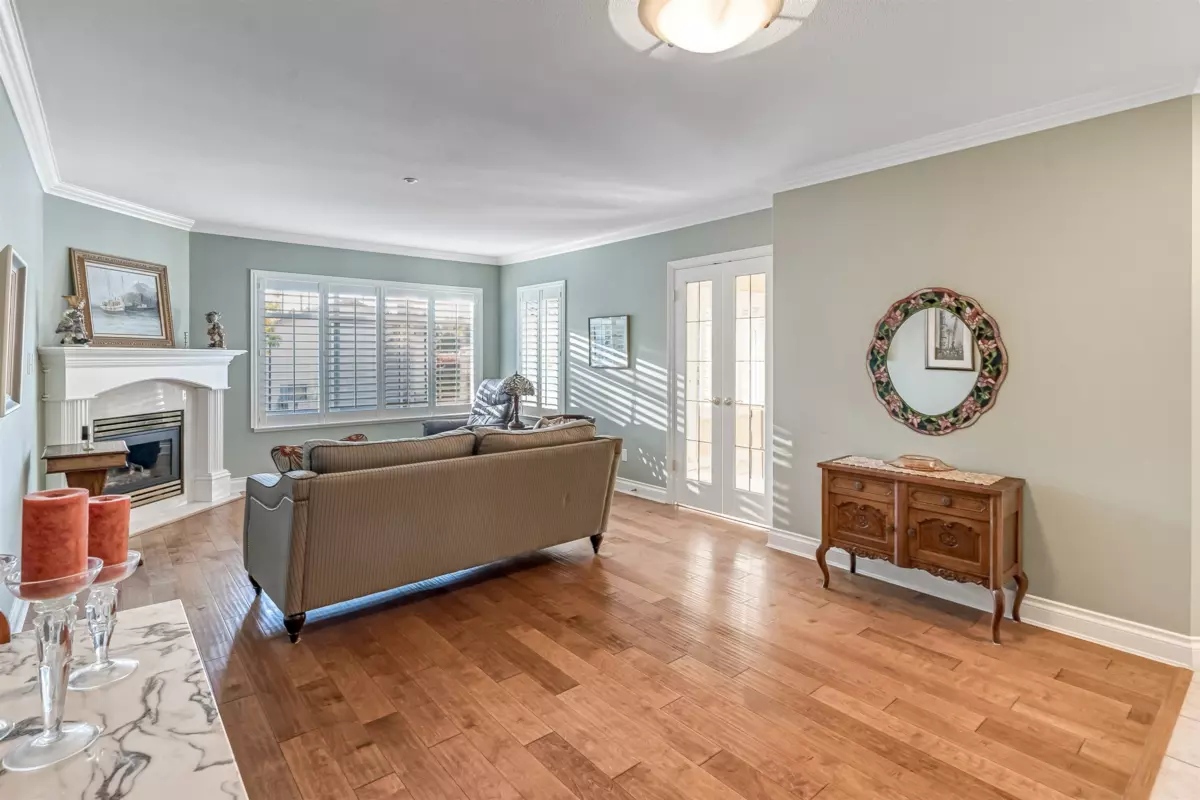 Breakfast Nook Photo of 205 1320 55 Street, Delta, BC