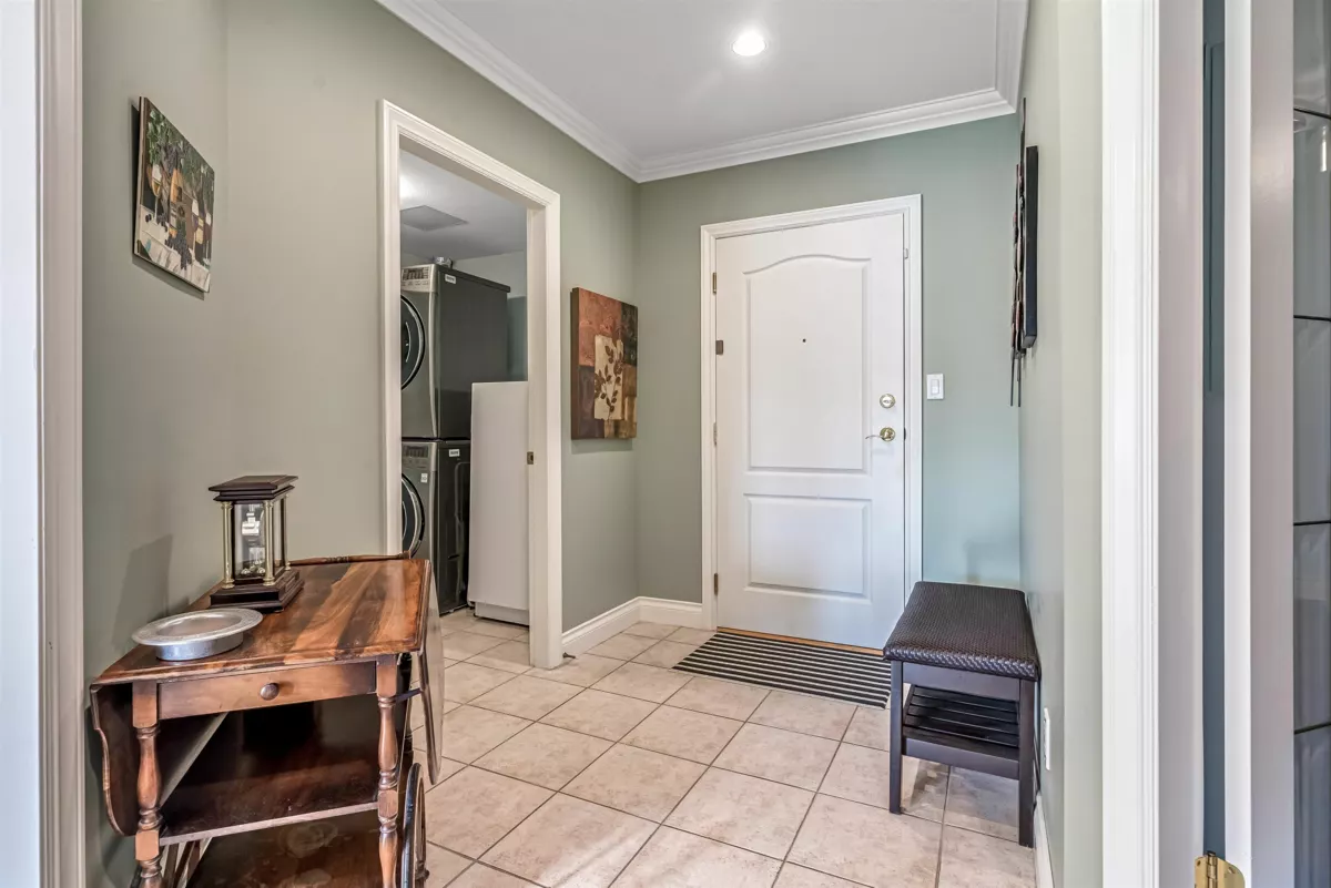 Dining Area Photo of 205 1320 55 Street, Delta, BC