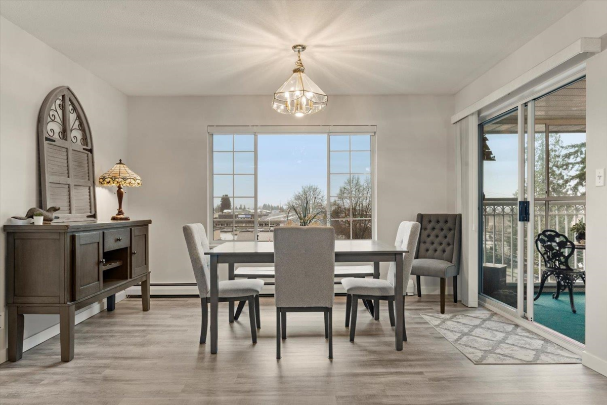 Kitchen Island Photo of 307 2491 Gladwin Road, Abbotsford, BC
