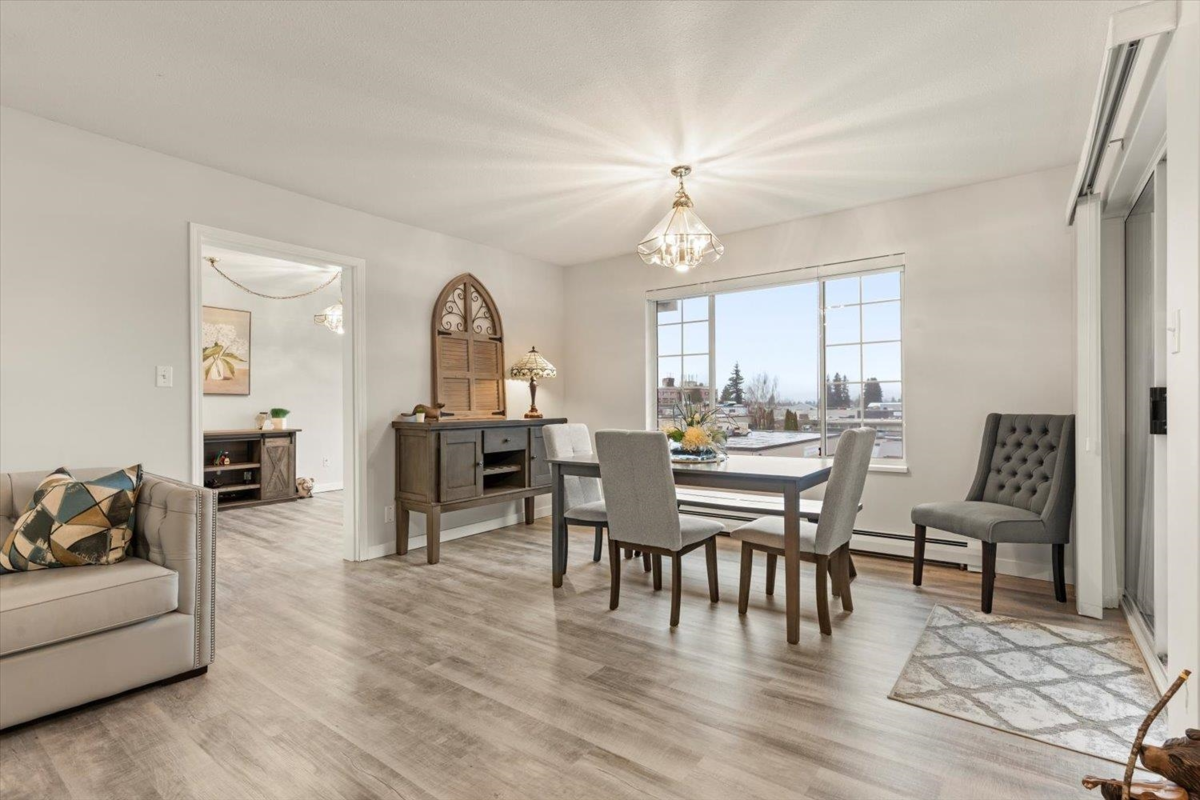 Kitchen Photo of 307 2491 Gladwin Road, Abbotsford, BC