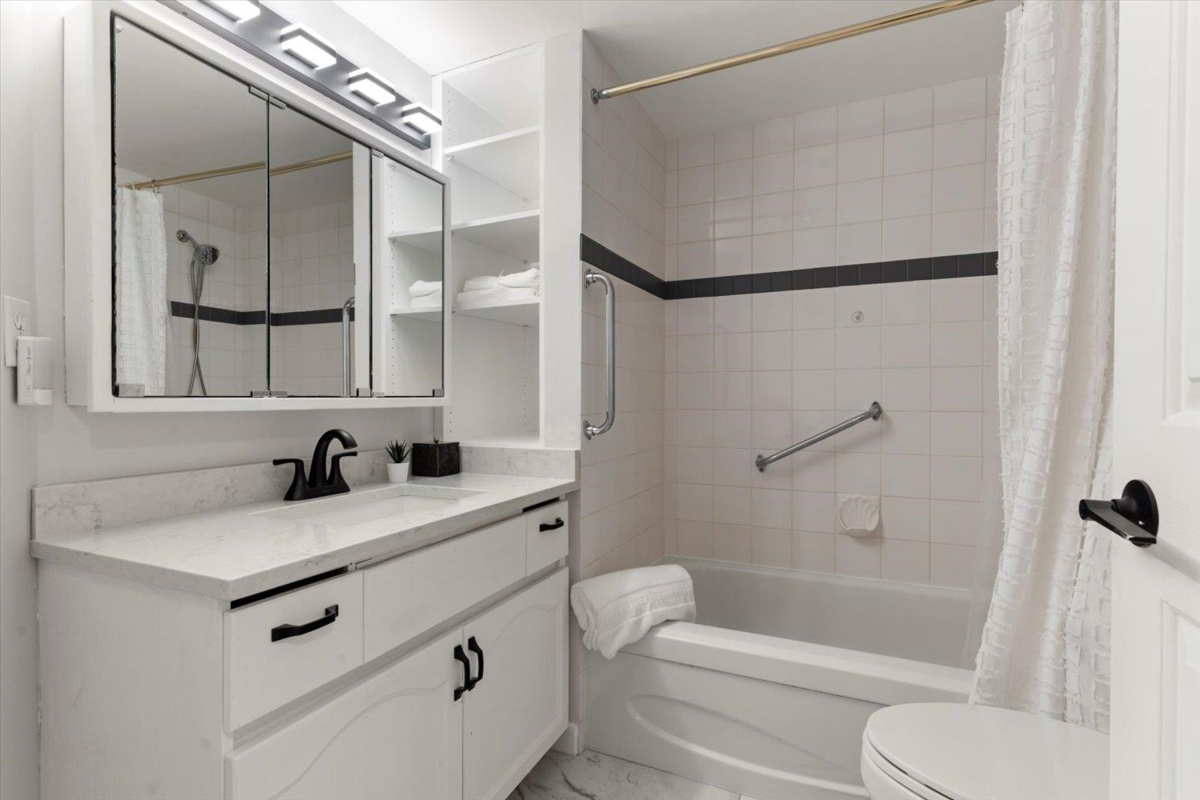 Office / Den Photo of 307 2491 Gladwin Road, Abbotsford, BC