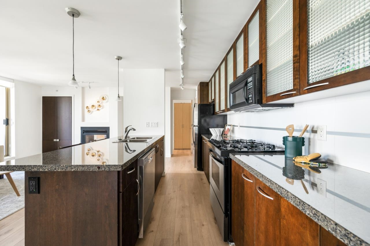 Kitchen Photo of 2403 969 Richards Street, Vancouver, BC