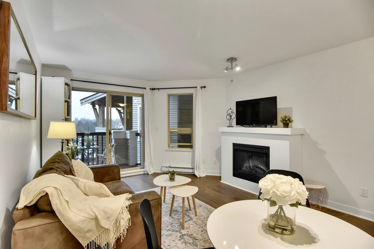 Kitchen Photo of 402 8915 202 Street, Langley, BC