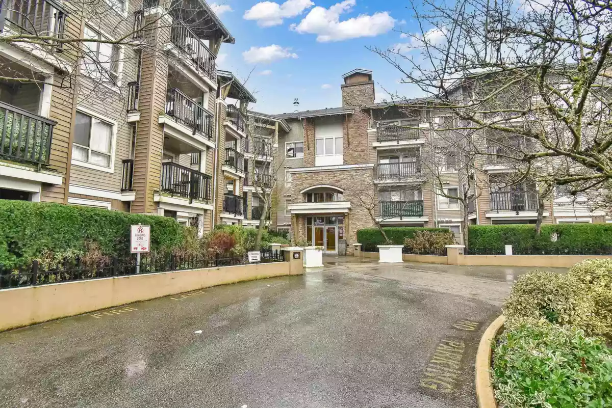 Outdoor Deck Photo of 402 8915 202 Street, Langley, BC