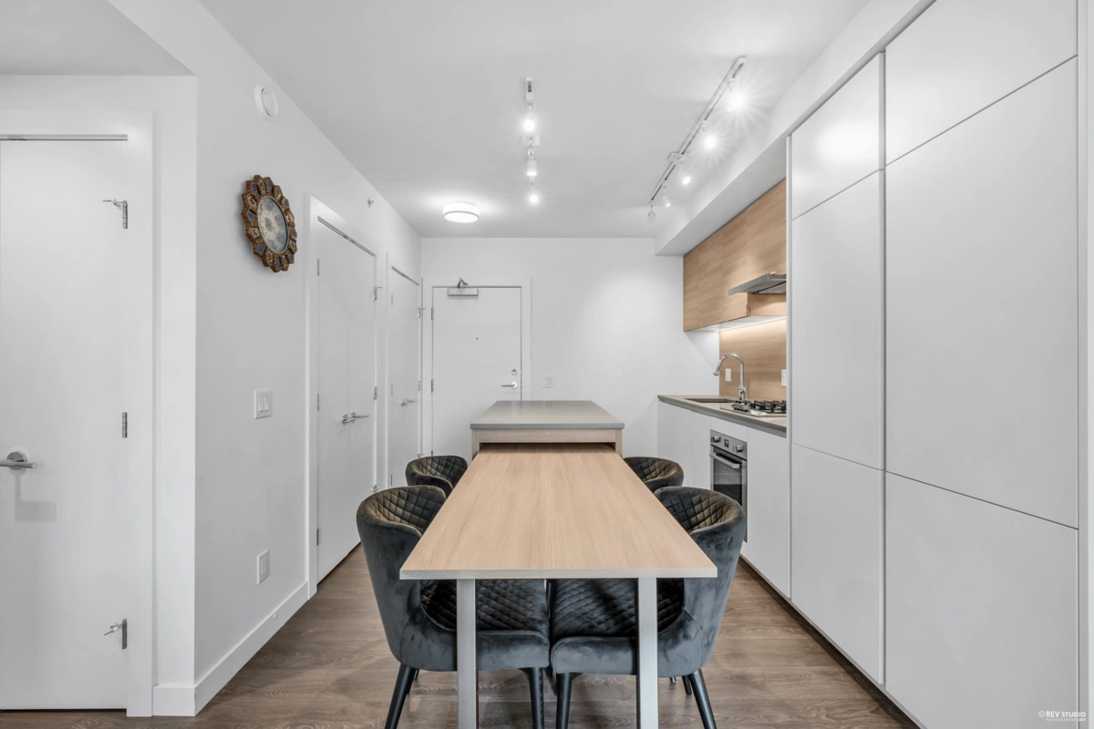 Dining Area Photo of 2508 652 Whiting Way, Coquitlam, BC
