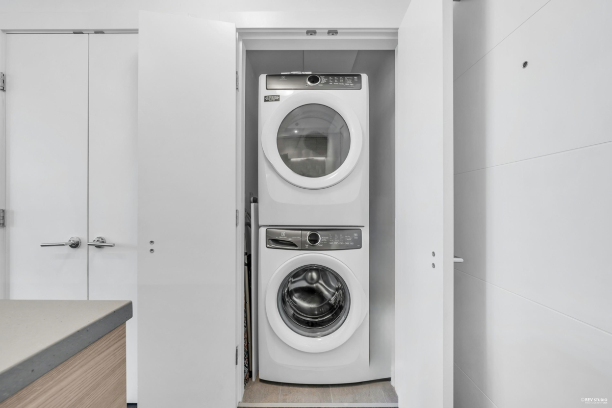 Walk-In Closet Photo of 2508 652 Whiting Way, Coquitlam, BC