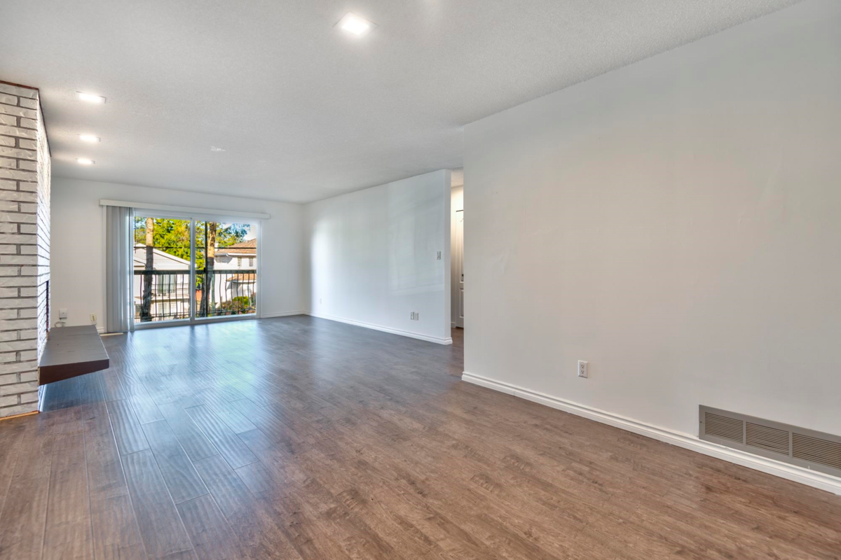 Dining Area Photo of 5842 Woodsworth Street, Burnaby, BC