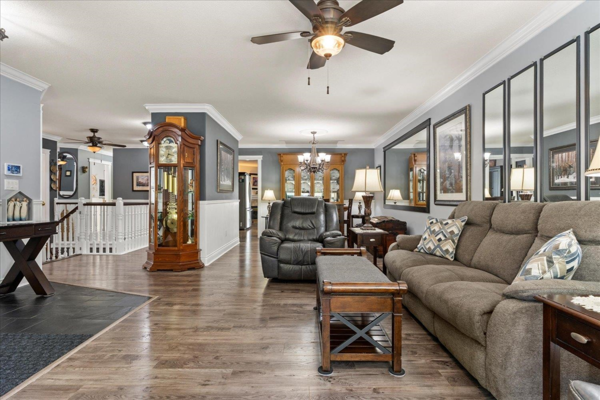 Dining Area Photo of 35 34250 Hazelwood Avenue, Abbotsford, BC