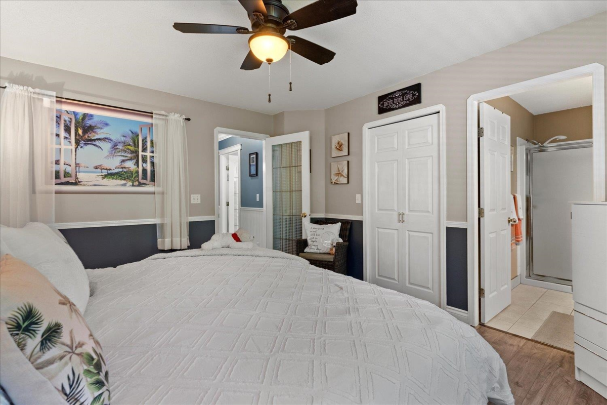 Entry Foyer Photo of 35 34250 Hazelwood Avenue, Abbotsford, BC