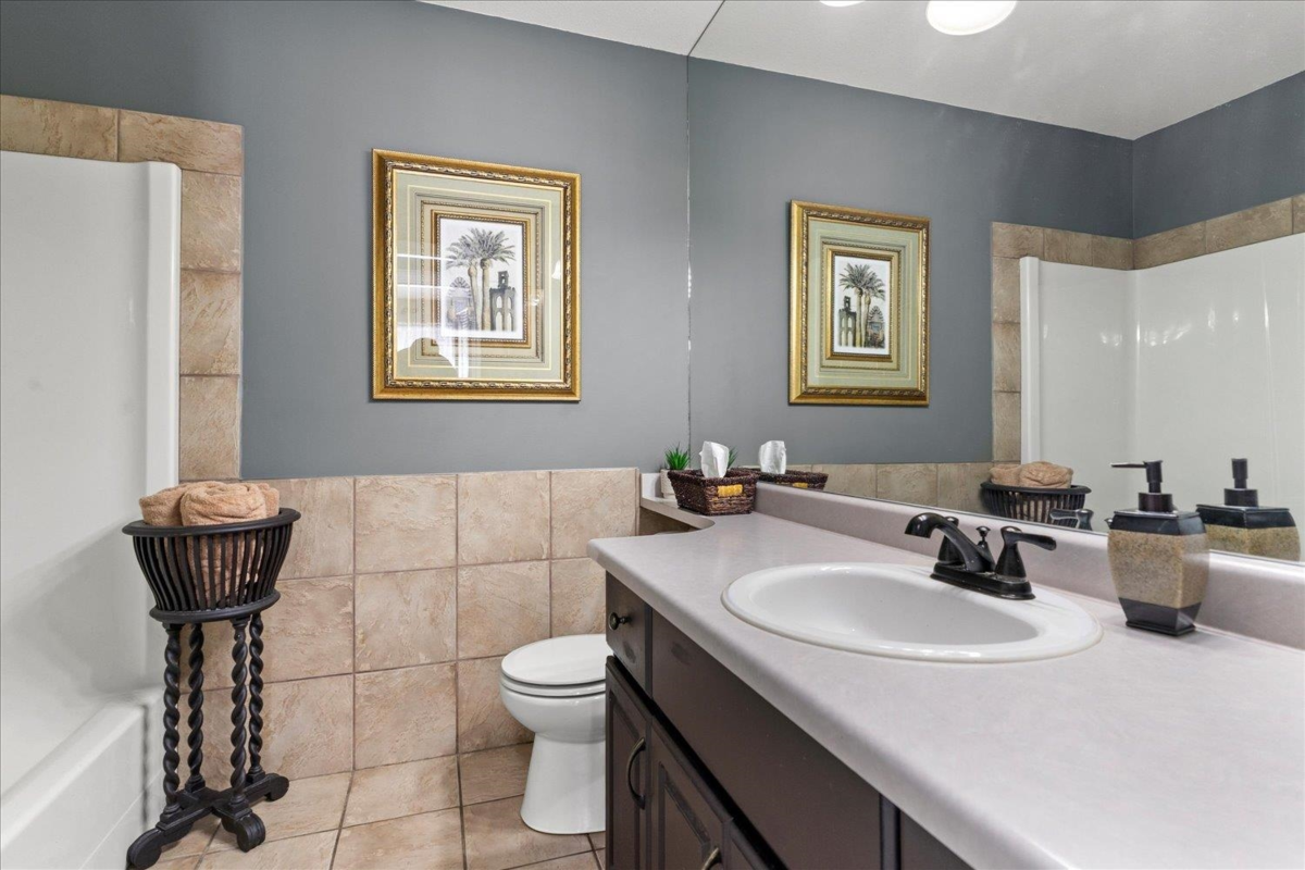 Powder Room Photo of 35 34250 Hazelwood Avenue, Abbotsford, BC