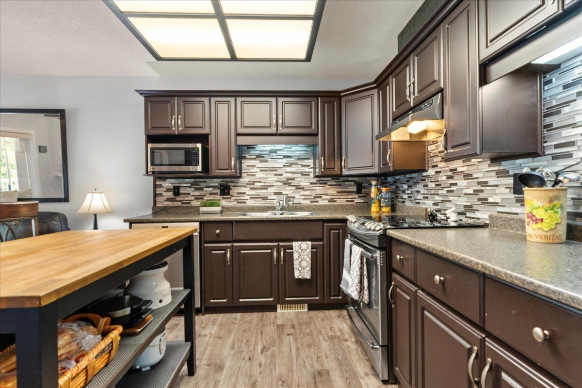 Primary Bathroom Photo of 35 34250 Hazelwood Avenue, Abbotsford, BC