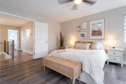 Basement Recreation Room Photo of 6528 187a Street, Surrey, BC
