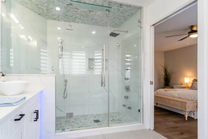 Entry Foyer Photo of 6528 187a Street, Surrey, BC
