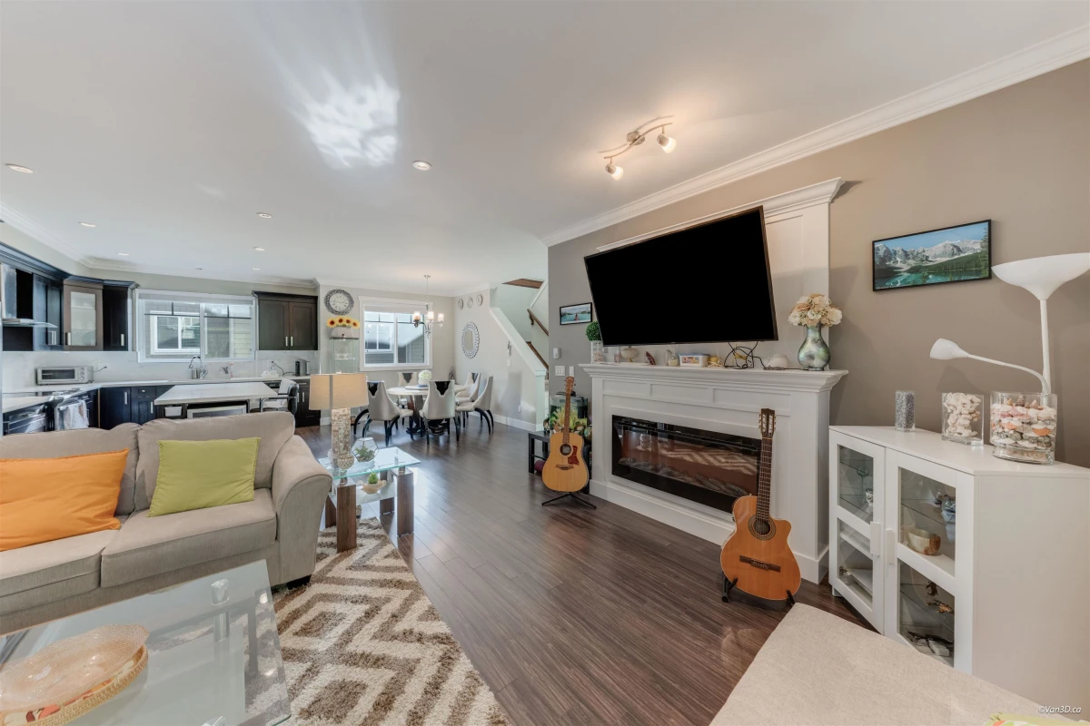 Hallway Photo of 24 14285 64 Avenue, Surrey, BC