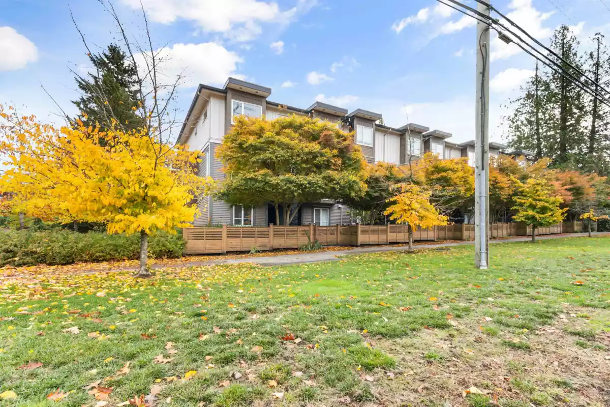 Swimming Pool Photo of 126 5888 144th Street, Surrey, BC
