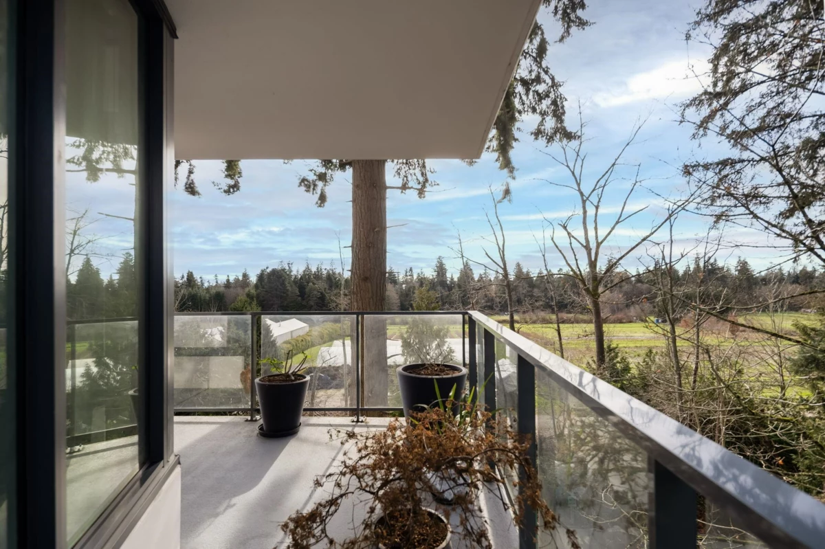 Entry Foyer Photo of 530 3563 Ross Drive, Vancouver, BC
