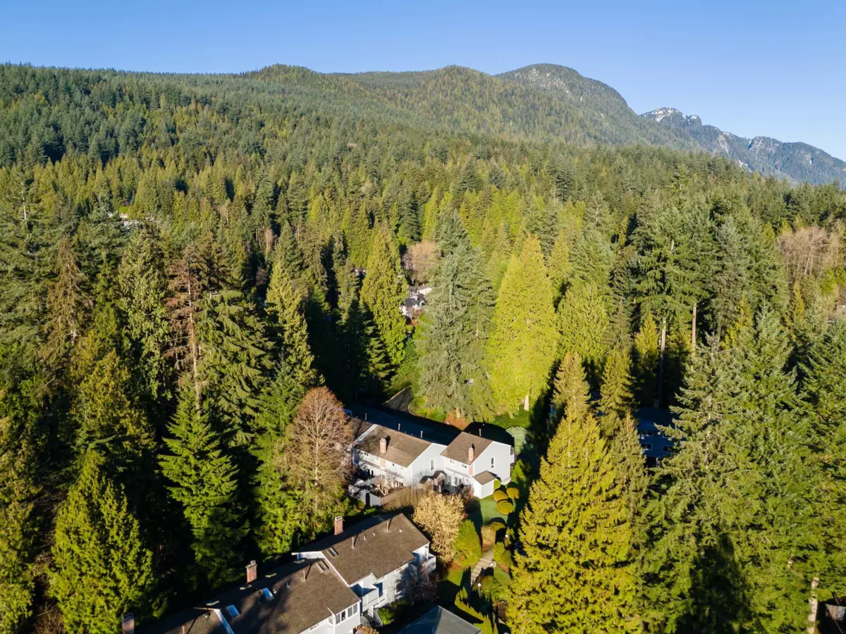 Garden / Landscaping Photo of 4687 Hoskins Road, North Vancouver, BC