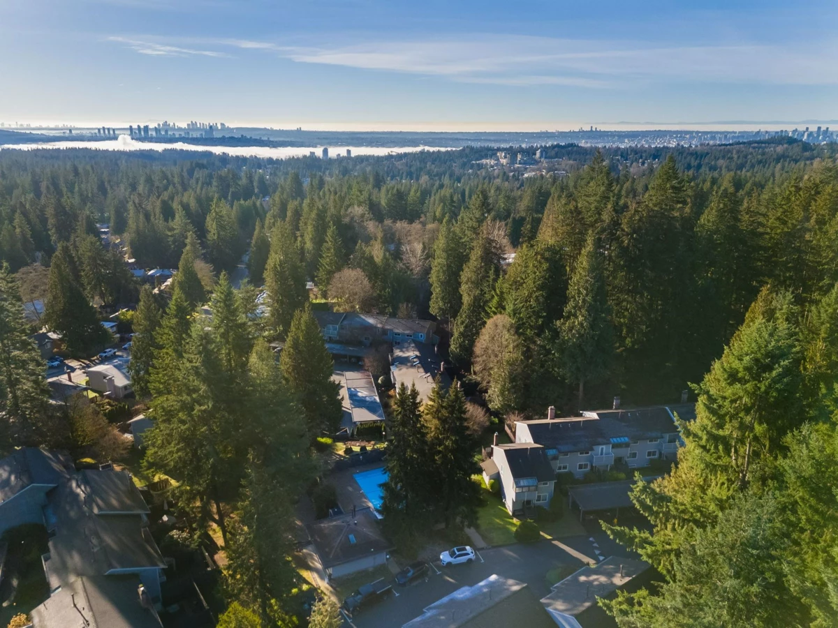 Swimming Pool Photo of 4687 Hoskins Road, North Vancouver, BC