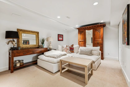 Hallway Photo of 4687 Hoskins Road, North Vancouver, BC
