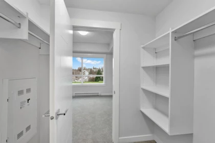 Entry Foyer Photo of 419 33886 Pine Street, Abbotsford, BC