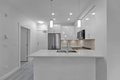 Walk-In Closet Photo of 419 33886 Pine Street, Abbotsford, BC