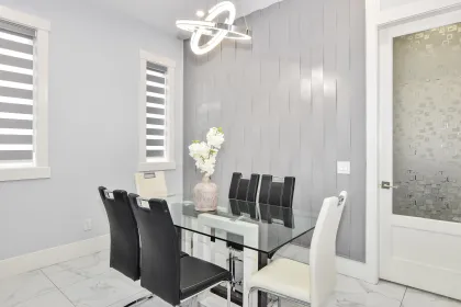 Breakfast Nook Photo of 2778 Princess Street, Abbotsford, BC