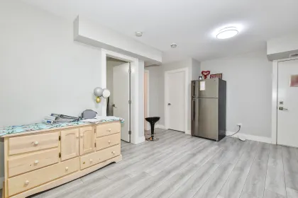 Powder Room Photo of 2778 Princess Street, Abbotsford, BC