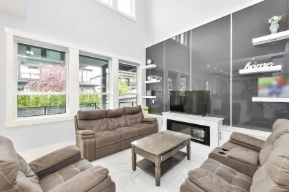 Walk-In Closet Photo of 2778 Princess Street, Abbotsford, BC