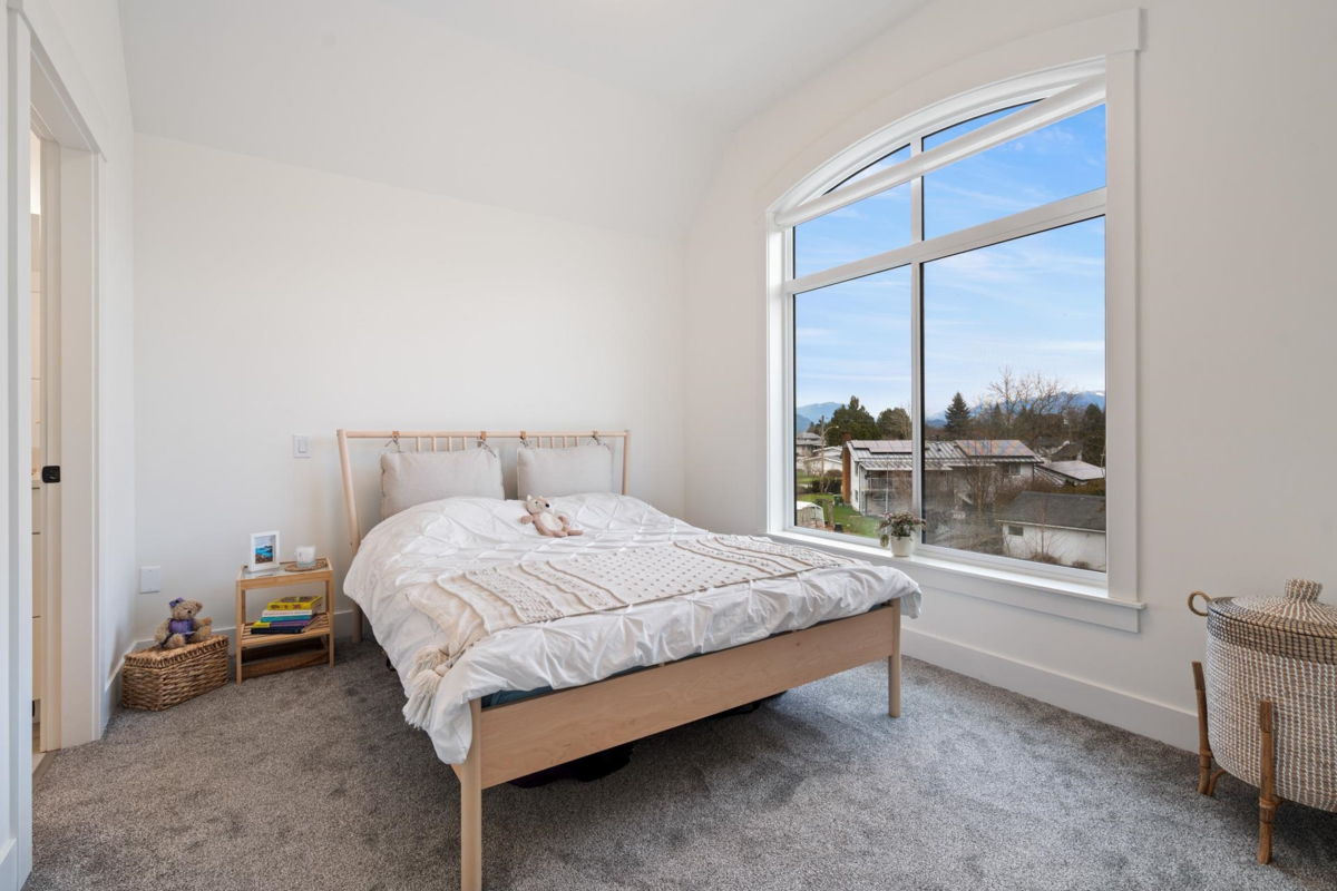 Entry Foyer Photo of 6 46339 Hope River Road, Chilliwack, BC