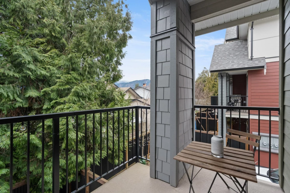 Guest Bathroom Photo of 6 46339 Hope River Road, Chilliwack, BC