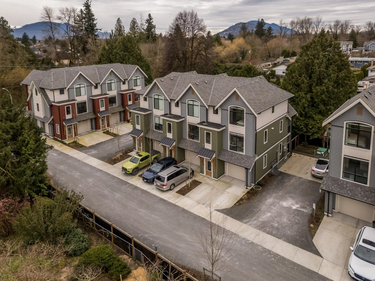 Outdoor Kitchen Photo of 6 46339 Hope River Road, Chilliwack, BC