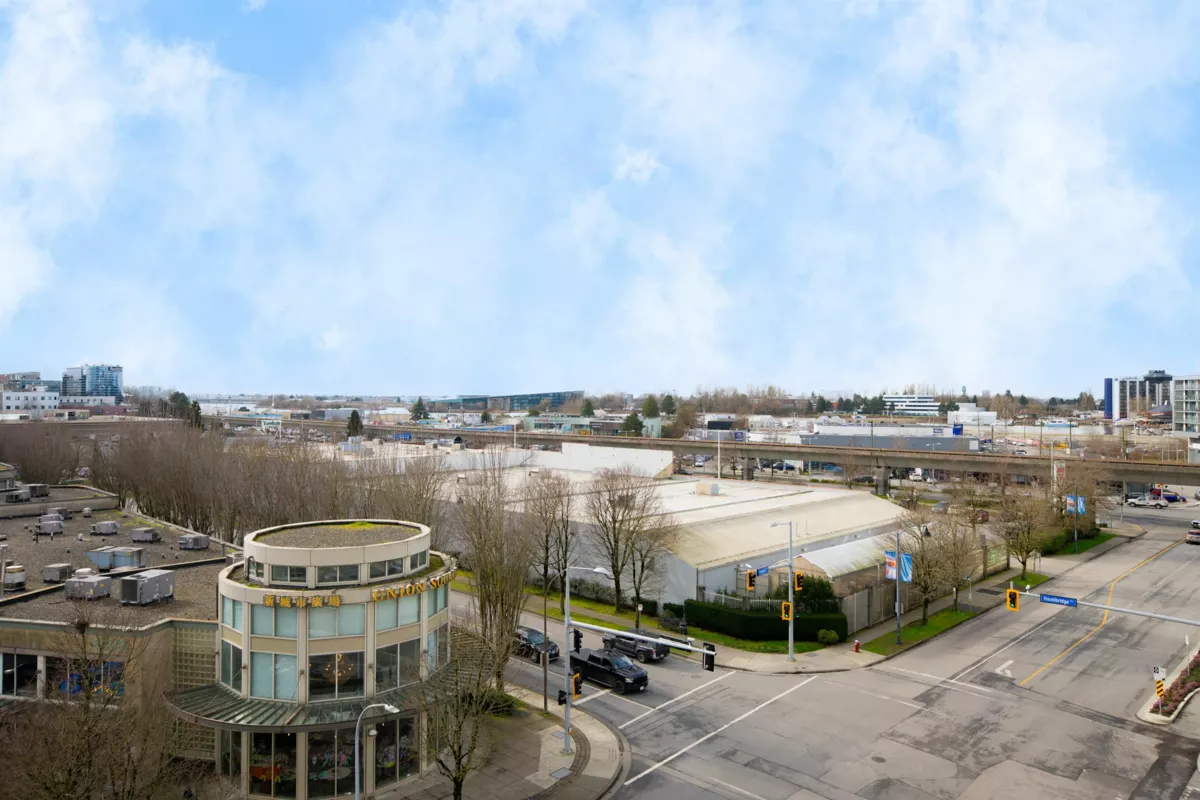 Powder Room Photo of 605 8555 Capstan Way, Richmond, BC