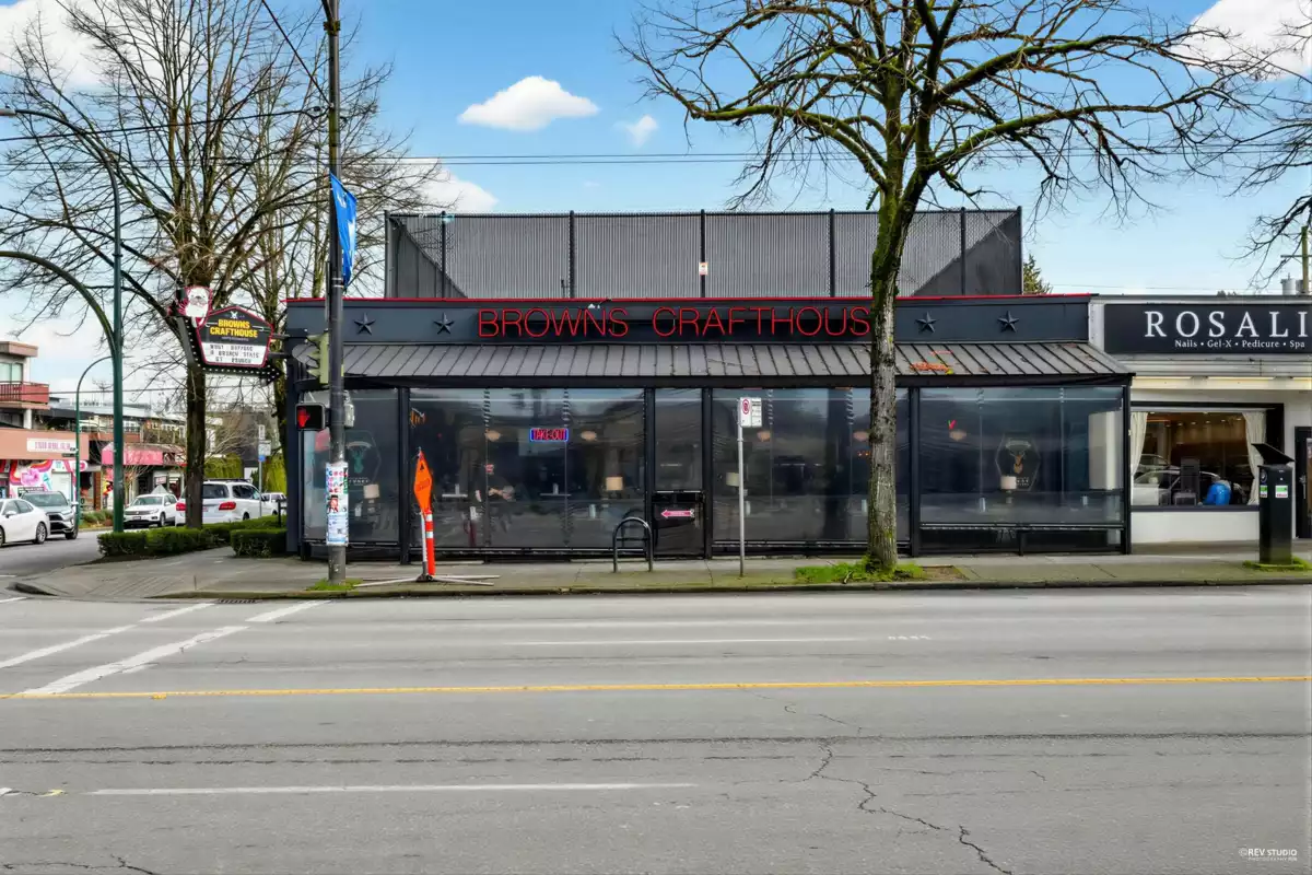 Backyard Photo of 107 189 E 16th Avenue, Vancouver, BC