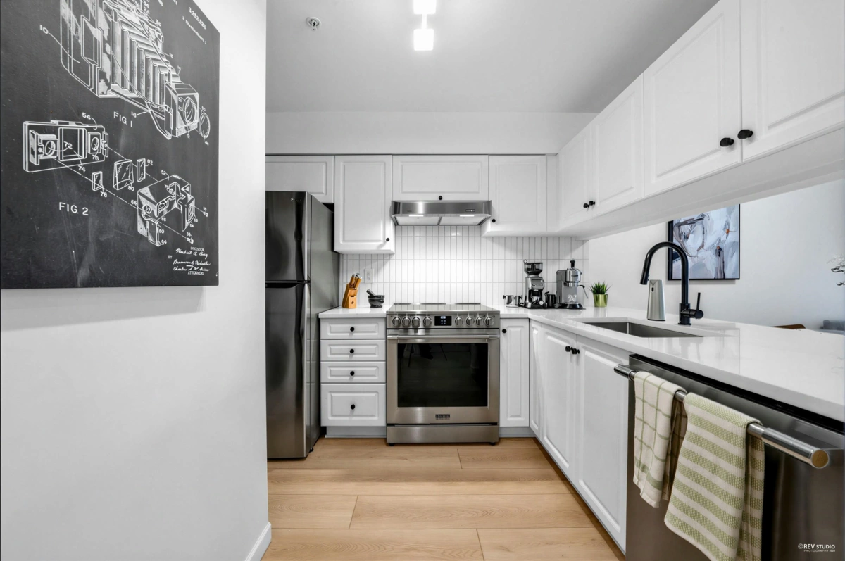 Dining Area Photo of 107 189 E 16th Avenue, Vancouver, BC