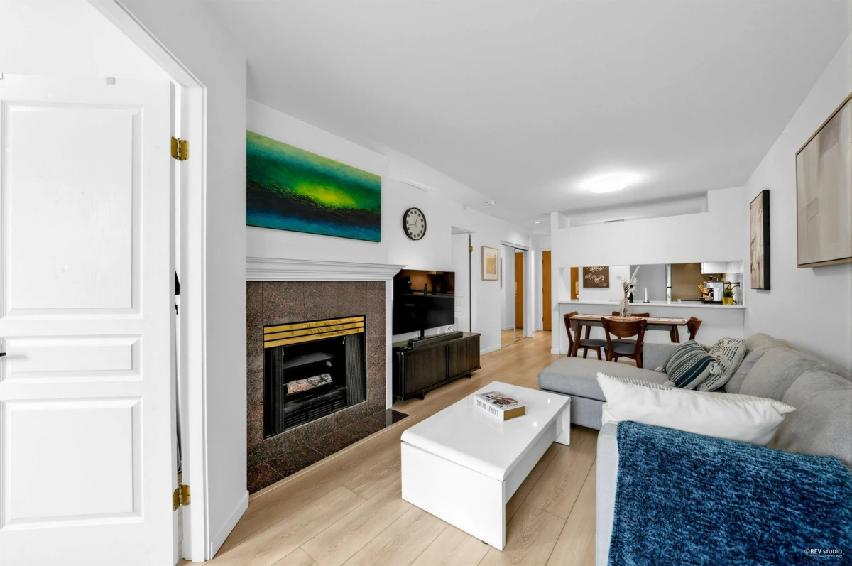 Mudroom Photo of 107 189 E 16th Avenue, Vancouver, BC