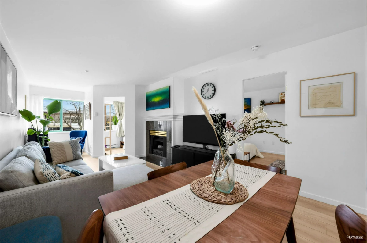 Powder Room Photo of 107 189 E 16th Avenue, Vancouver, BC