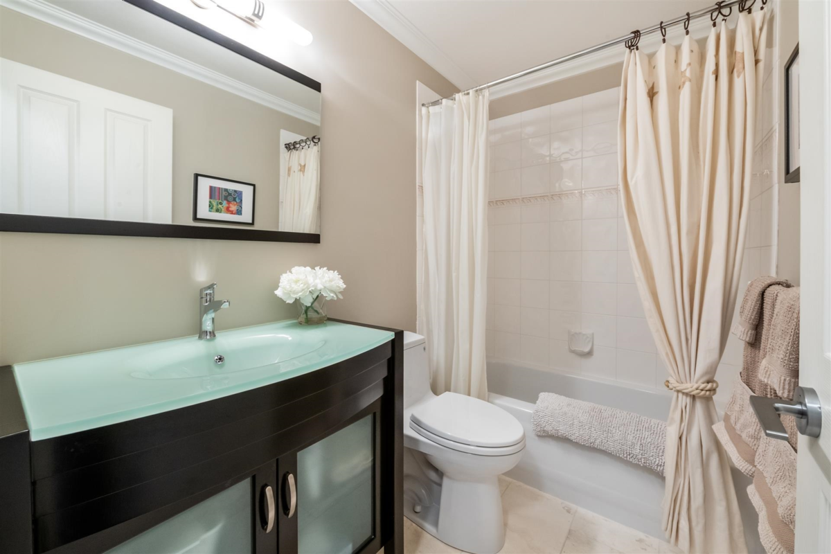 Bedroom 3 Photo of 303 1153 Vidal Street, White Rock, BC