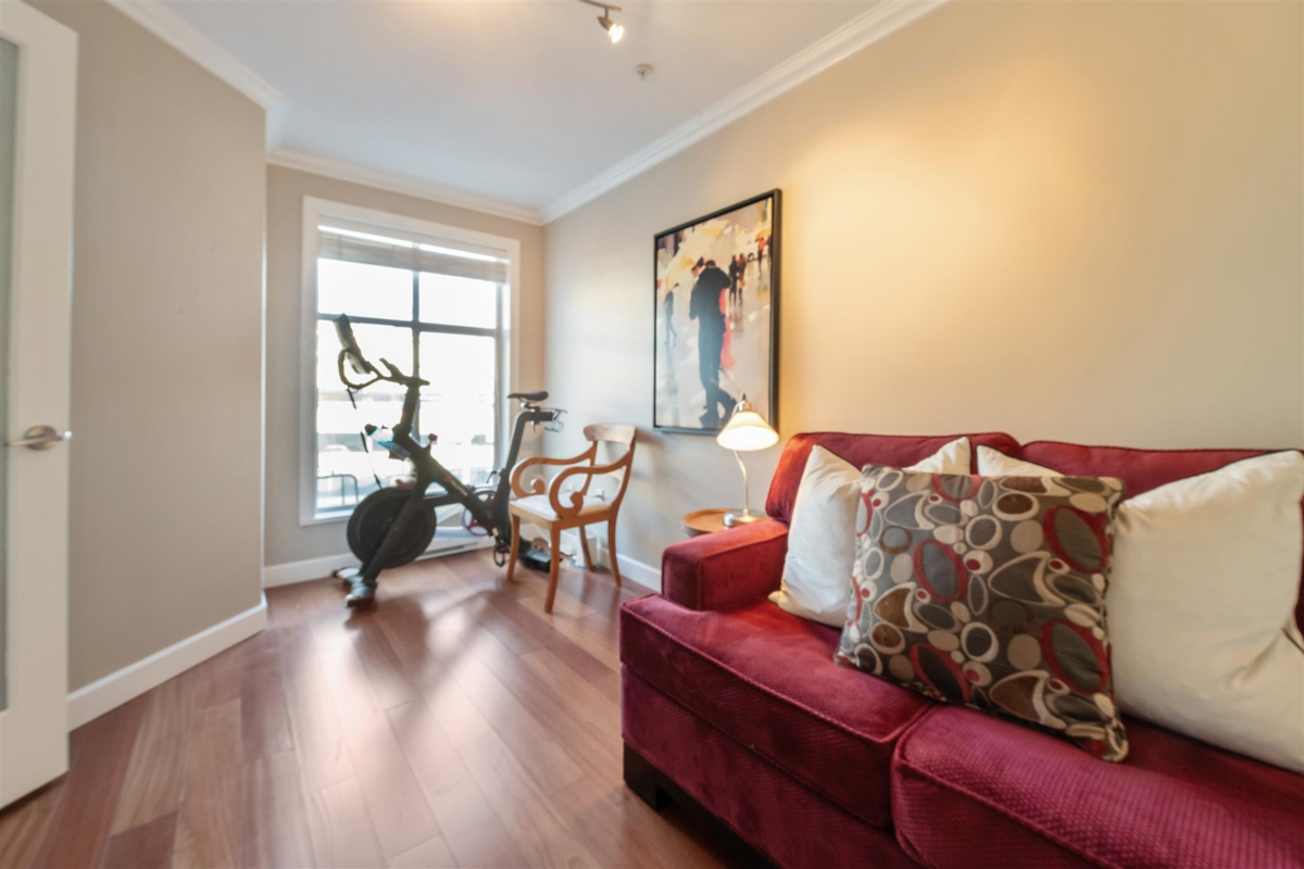 Guest Bathroom Photo of 303 1153 Vidal Street, White Rock, BC