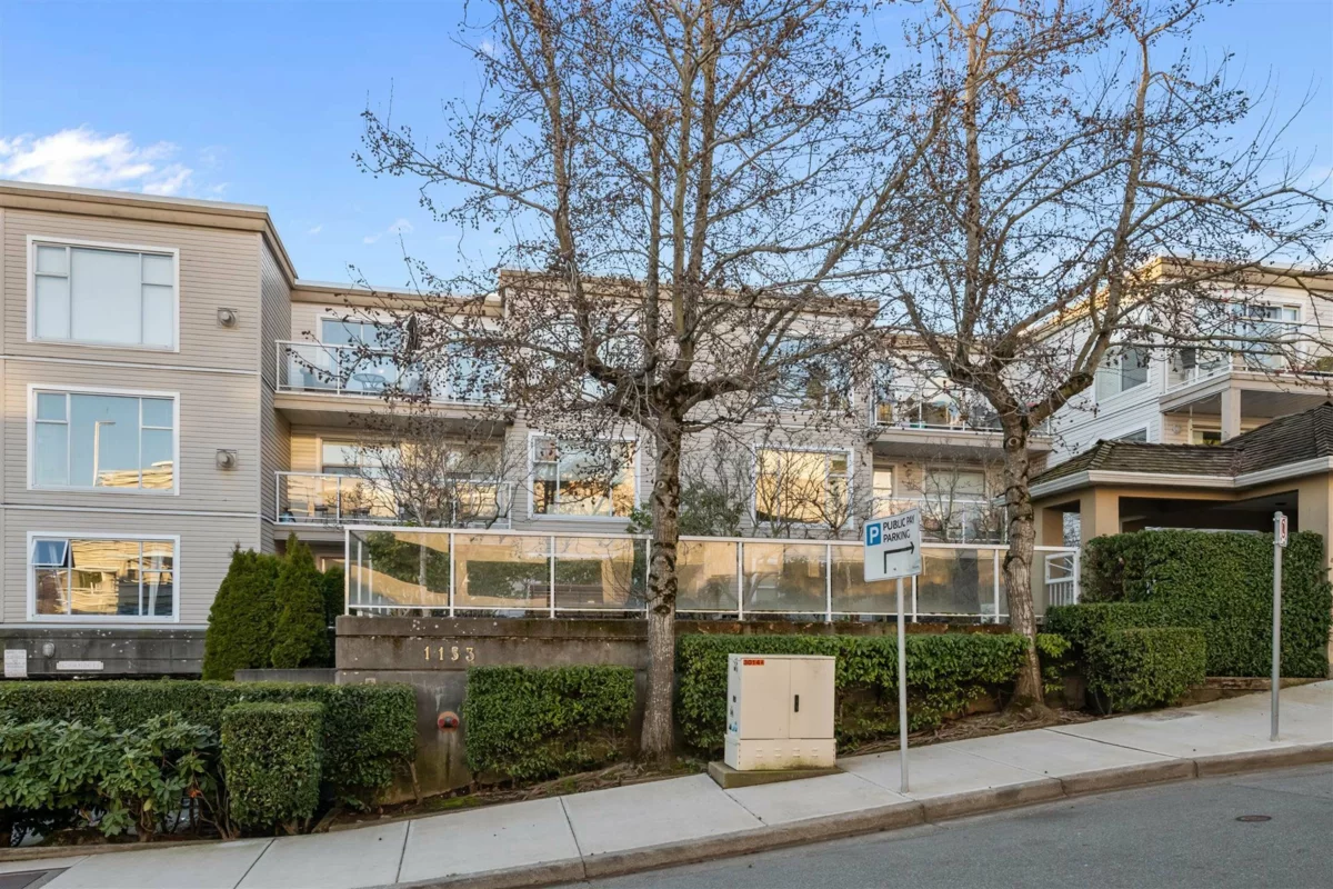 Laundry Room Photo of 303 1153 Vidal Street, White Rock, BC