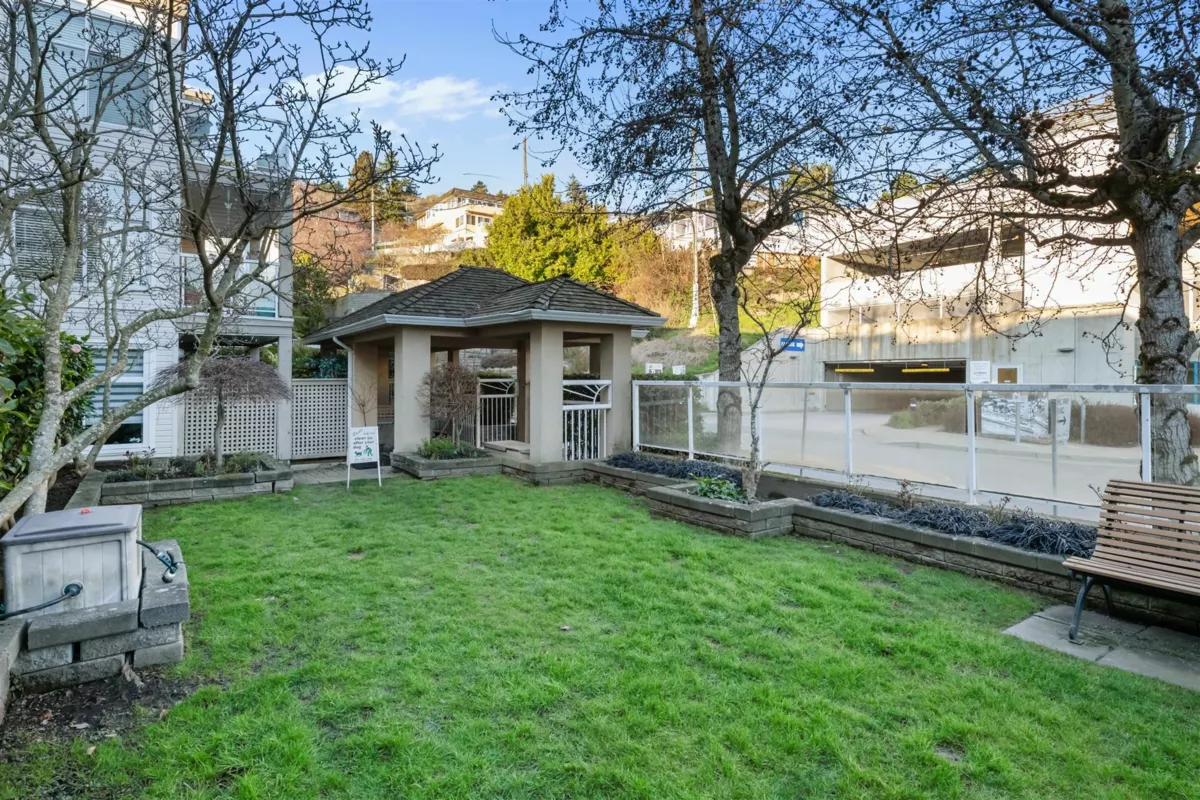 Mudroom Photo of 303 1153 Vidal Street, White Rock, BC