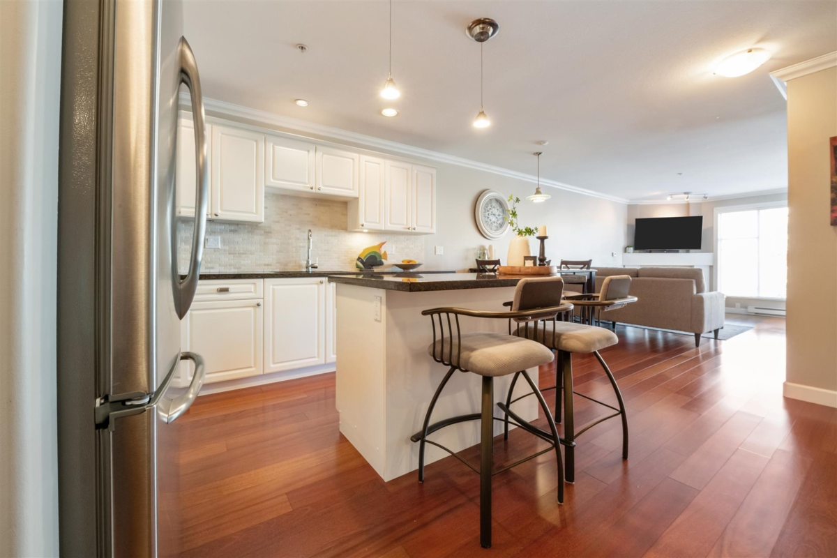 Primary Bedroom Photo of 303 1153 Vidal Street, White Rock, BC