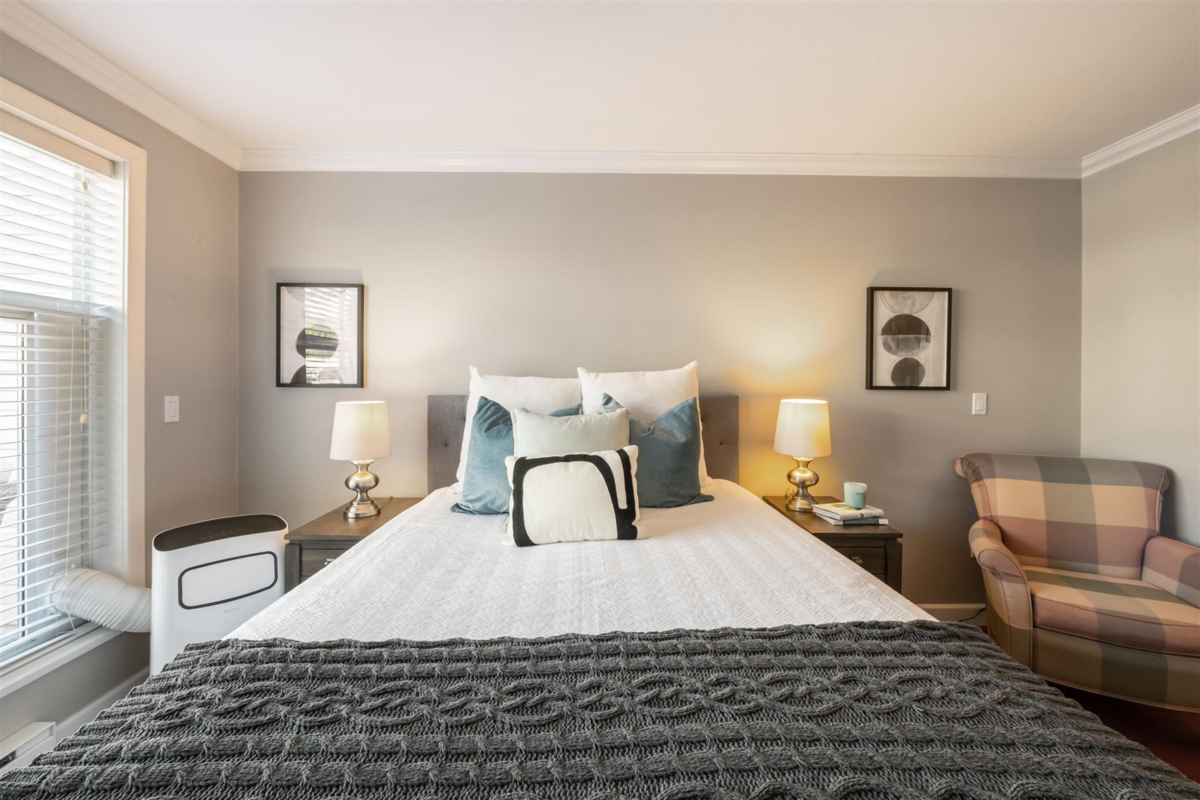 Walk-In Closet Photo of 303 1153 Vidal Street, White Rock, BC