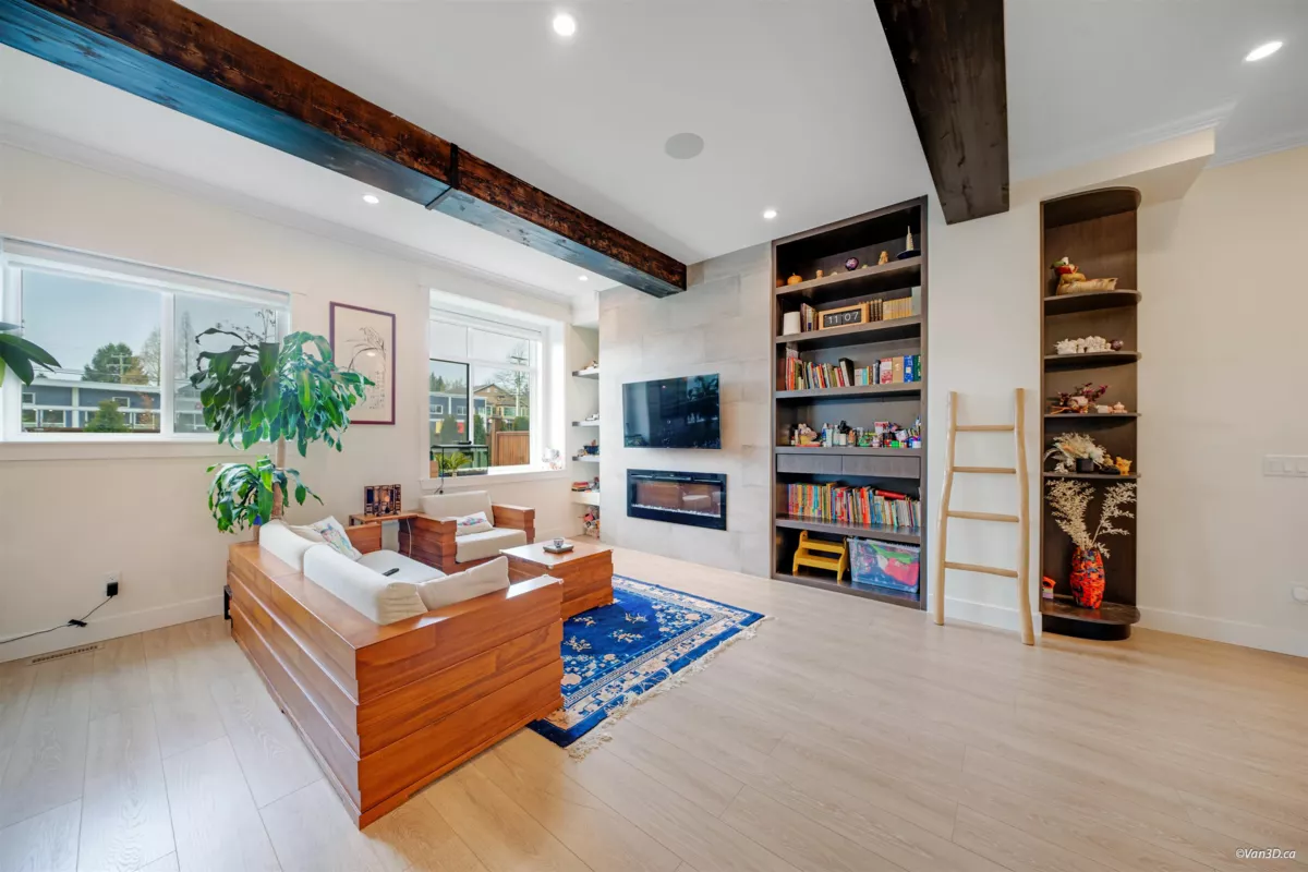 Dining Area Photo of 8 1454 162b Street, Surrey, BC